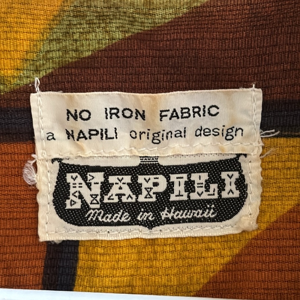 Napili Hawaiian shirt. No iron fabric. Vintage retro tiki tropical ποΈπ΄ππ»ββοΈπ§π - Picture 13 of 13